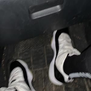 Meet your Posher, Demir